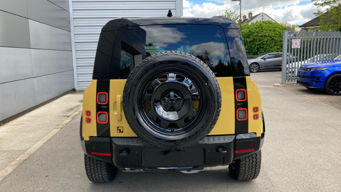 Land Rover Defender 3.0 D350 Trophy Edition Deep Sandglow 110 5dr Auto Diesel Estate - Image 54